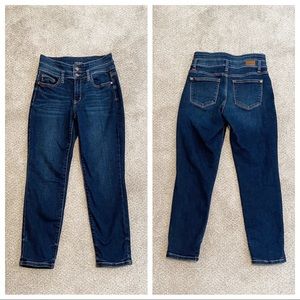Judy Blue Double Button Relax Fit Jean, size 5/27